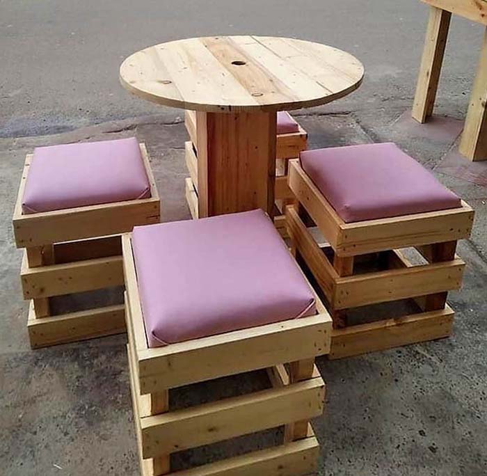 Nhận đóng bàn ghế gỗ pallet trường học